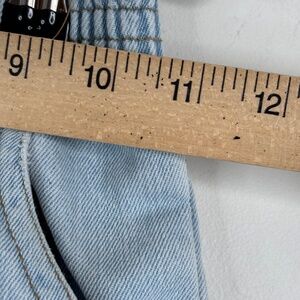 121525 This item is not for sale. I apologize for the inconvenience.